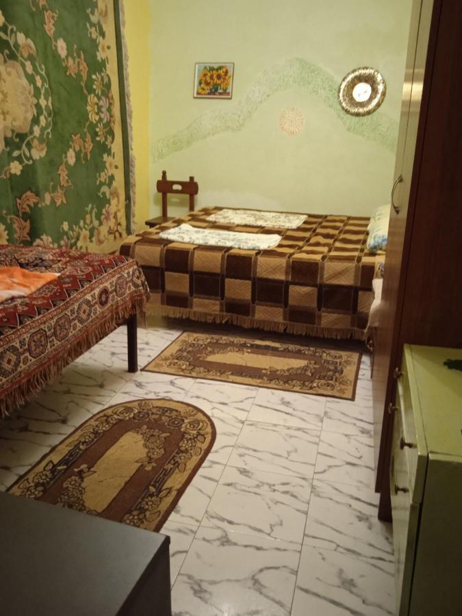 Гостевой Дом Валя Apartment Sukhumi Luaran gambar